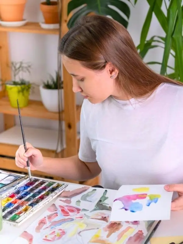 Art studio for teenagers in Dubai